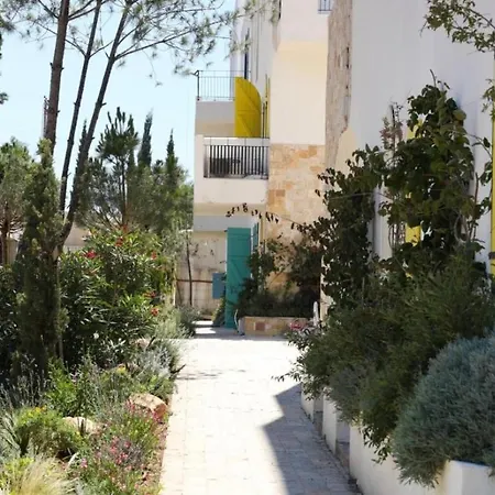 Sunset & Sage Santorini דירה הימארה